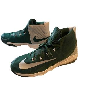 2016 Nike Air Max Audacity 2016 basketball Sneakers. US size 16.